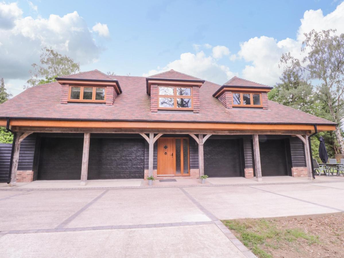 The Barn At Mulberry Lodge Maidstone Exterior photo